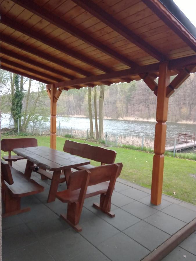 Urokliwy Domek Nad Brzegiem Jeziora Lubiatow  Exterior photo